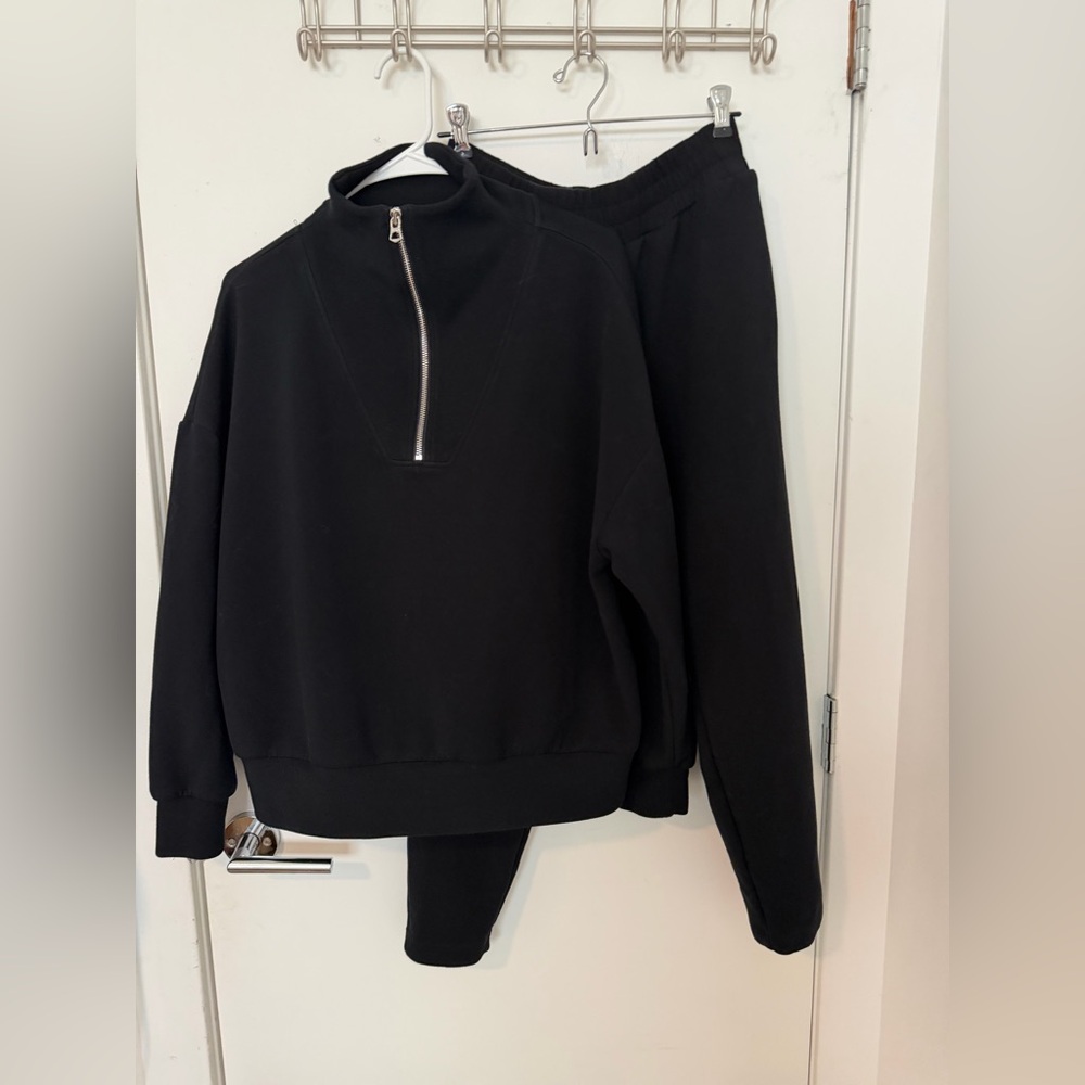 VARLEY Black Half-Zip Sweatshirt and Jogger Set